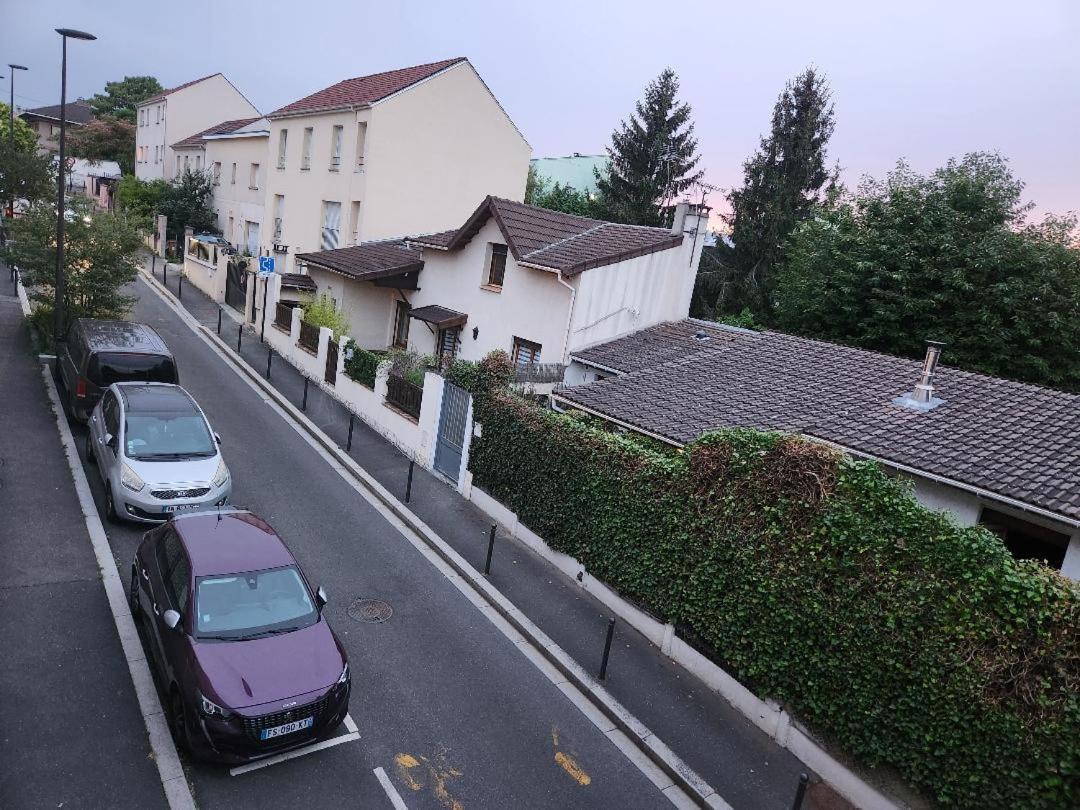 Superbe ,proche De Paris, Dans Privee , Ideal Familles, Parking Et Wifi Gratuits! ! ! *